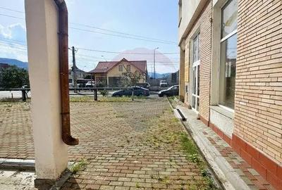 Spațiu comercial, de 40 mp, în 1 Mai - 7