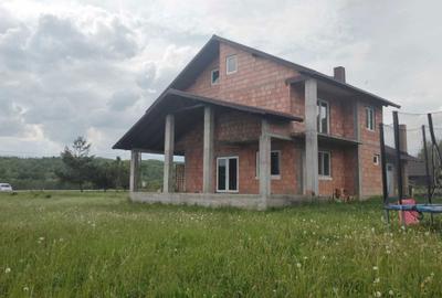 Casă cu 4 camere în Lăpuș - 2