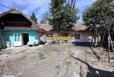 Casă cu 3 camere cu Canalizare în Central - 4