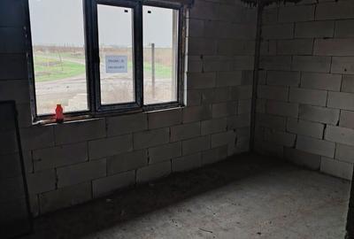 Casă cu 3 camere cu Teren 500 Mp în Șendreni - 2