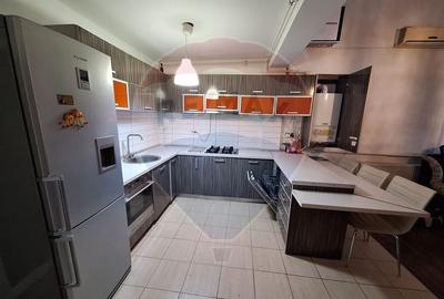 Apartament cu 3 camere de vanzare in Constanta -Km5 - 5