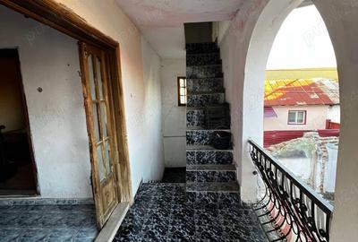 Casă cu 6 camere în Găești - 8
