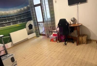 Apartament cu 3 camere semidecomandat în Est - 12