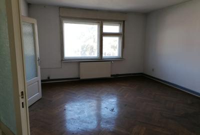 Casa zona Grivitei cu teren de 1000 mp. - 6