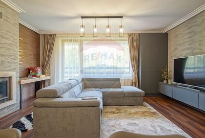 Apartament cu 3 camere decomandat, mobilat în Central