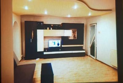 Apartament cu 3 camere semidecomandat în Central - 3