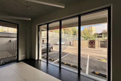 Spatiu comercial modern de inchiriat / 2 locuri de parcare - 29