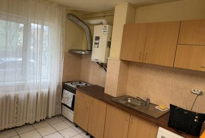 Apartament cu 2 camere decomandat, mobilat în Vasile Aaron - 3