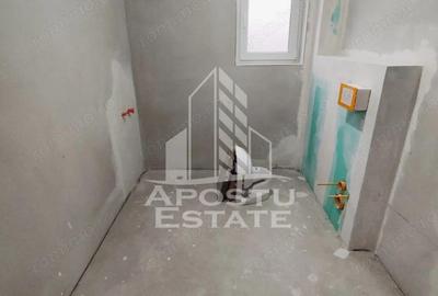 Casă cu 8 camere cu Canalizare în Ghiroda