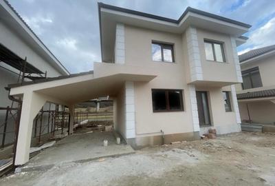 Casă cu 4 camere cu Teren 400 Mp în Luna - 13