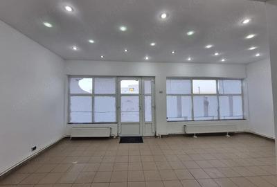 Spațiu comercial, de 80 mp, în Nord - 9