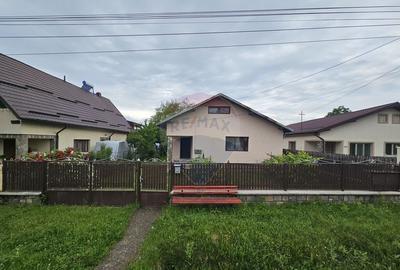 1/2 - Casa de vanzare + teren 472 mp 1/2 - Casa de vanzare + teren 472 mp - 1