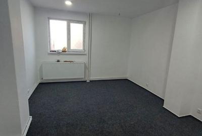 Spațiu comercial, de 45 mp, în Eroii Revoluției - 5