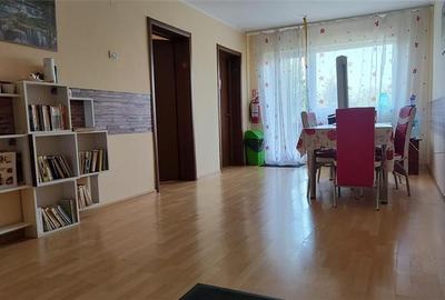 Casă individuală cu 10 camere cu Canalizare în Aradul Nou - 8