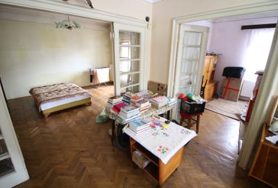 Casă individuală cu 4 camere cu Canalizare în Central - 12