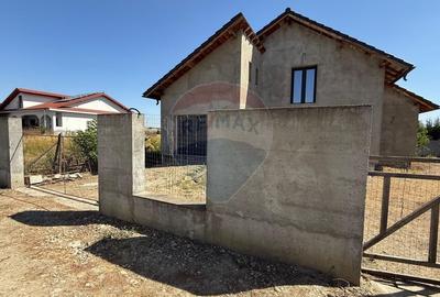 Casă / Vilă cu 5 camere zona Sud - 2