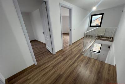 Vila la cheie- Magura Crihan- 1000 mp teren! - 3