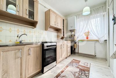 Apartament cu 3 camere decomandat, mobilat în Zorilor