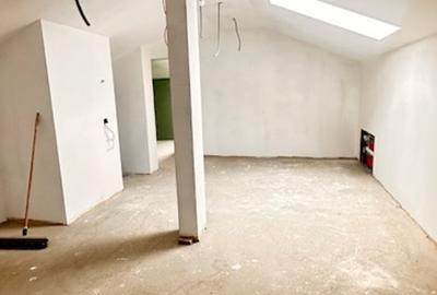 APA SARATA casa deosebita 300mp cu 2 garaje si 8ari teren! - 13