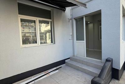 Spațiu comercial, de 70 mp, în Central - 3