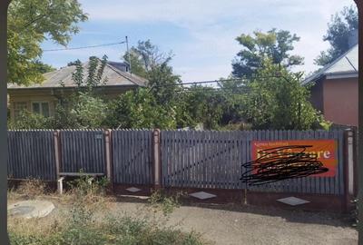 Casă cu Teren 4974 Mp în Central - 2