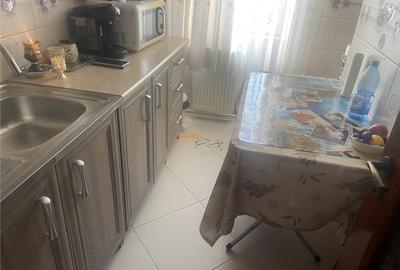 Apartament 2 camere , cartier Sud , et 2/4 ,decomandat , imb - 2