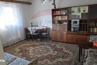 Apartament cu 4 camere, mobilat în Central - 3