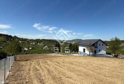 Teren de 1200 mp, în Central - 3