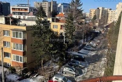 Apartament cu 3 camere decomandat în Centrul Civic - 3
