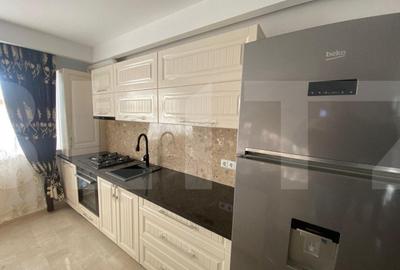 Apartament cu 3 camere, la cheie, etaj intermediar, zona Petrom