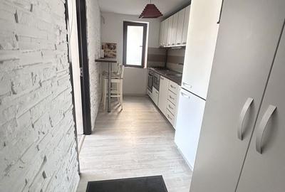 Apartament cu 2 camere, mobilat în Tei