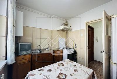 Ap cu 2 camere si balcon mare, etaj 1, zona Terezian - 4
