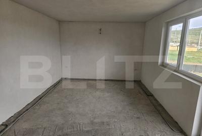 Casa la rosu/semifinisata, P + E, 139 mp utili, 523 mp teren - 5