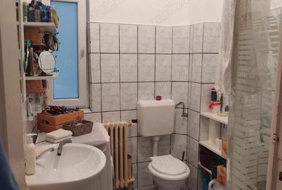 Apartament cu 3 camere decomandat în P-ța Victoriei - 4
