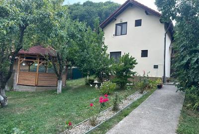 Casă cu 4 camere în Central - 6