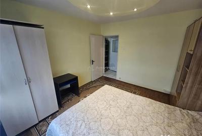 Apartament cu 2 camere semidecomandat, mobilat în Micro II