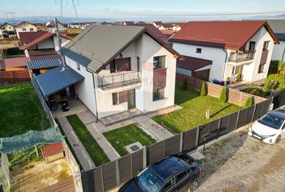 Casa 4 camere, semineu si terasa, cartier Izvor! - 1