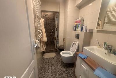 Apartament cu 3 camere decomandat, mobilat în Central