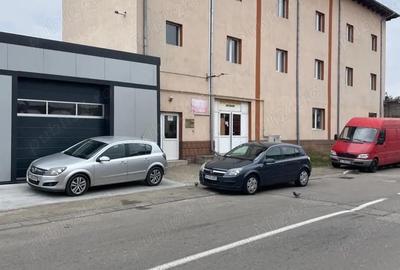 Spațiu comercial, de 16 mp, în Traian - 1