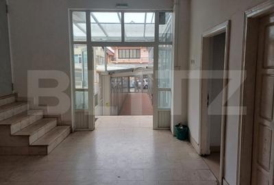 Spațiu comercial, de 150 mp, în Central