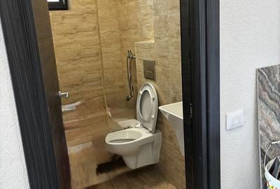 Spațiu comercial, de 25 mp, în Central - 4