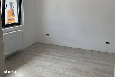 Casă cu 4 camere cu Teren 600 Mp în Central
