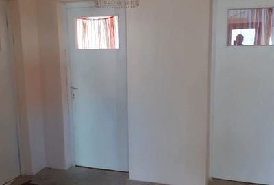 Casă cu 6 camere cu Teren 1500 Mp în Variaș - 4