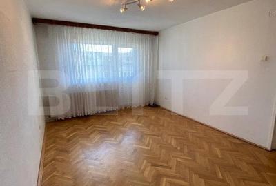 Apartament cu 4 camere decomandat în Central - 1