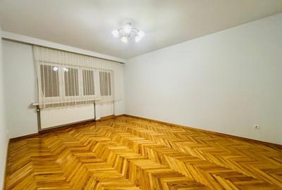 De vanzare apartament 3 camere Central - 5