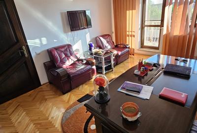Vila cu teren de 1200 mp, ideal locuit/sediu de firma/clinica etc - 2