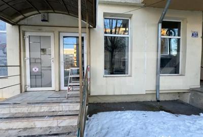 Spațiu comercial, de 64 mp, în Central - 3