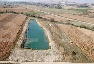 Teren de 8700 mp, în Central - 3