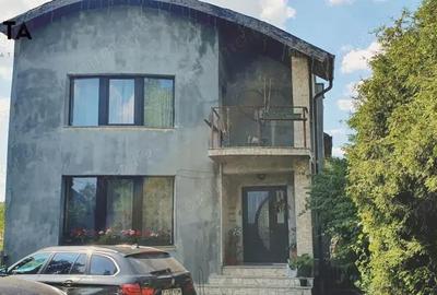 Casă cu 5 camere cu Teren 733 Mp în Luna - 24