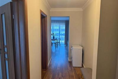 Apartament cu 2 camere decomandat, mobilat în Tractorul - 9